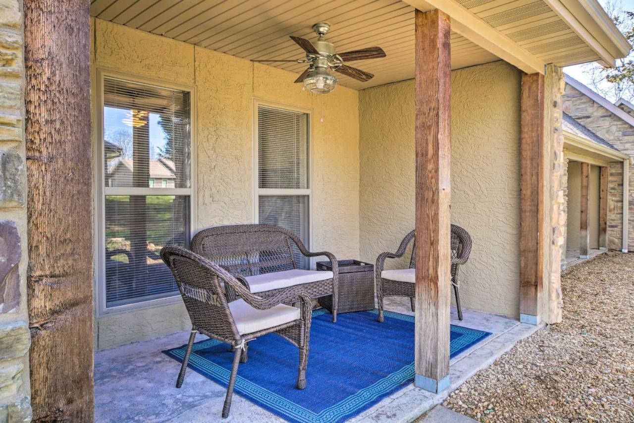 The Cozy Cottage With Lake Taneycomo Access! 브랜슨 외부 사진