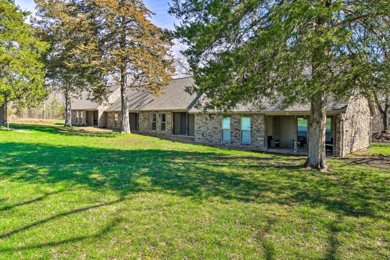 The Cozy Cottage With Lake Taneycomo Access! 브랜슨 외부 사진