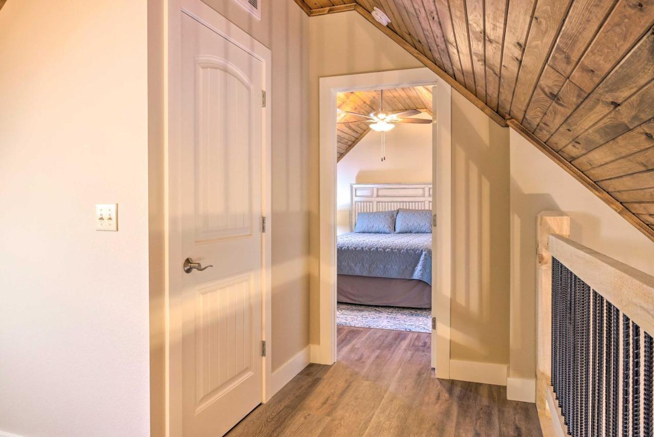 The Cozy Cottage With Lake Taneycomo Access! 브랜슨 외부 사진